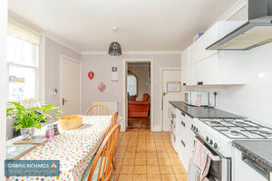 Kitchen- click for photo gallery